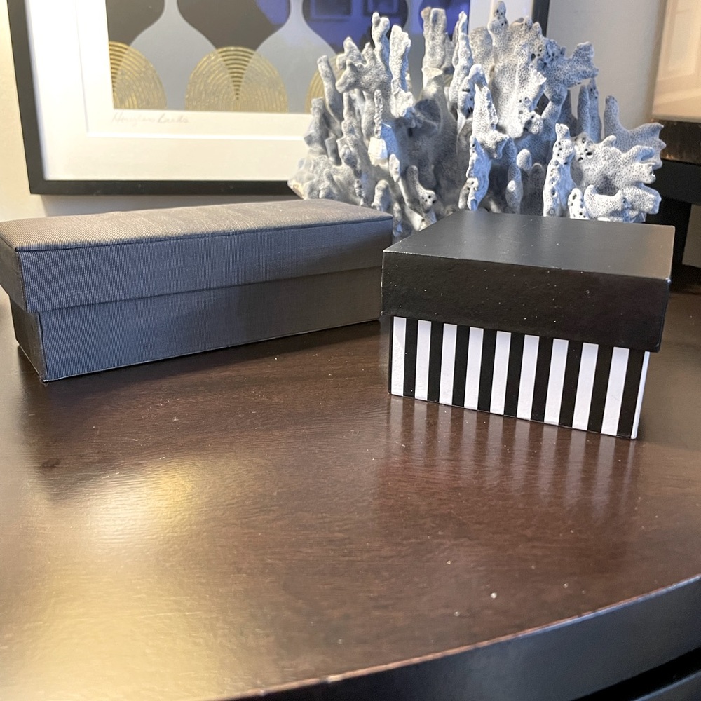 Gift box duo EMPTY Striped square gift box + Padded luxurious silk gift box